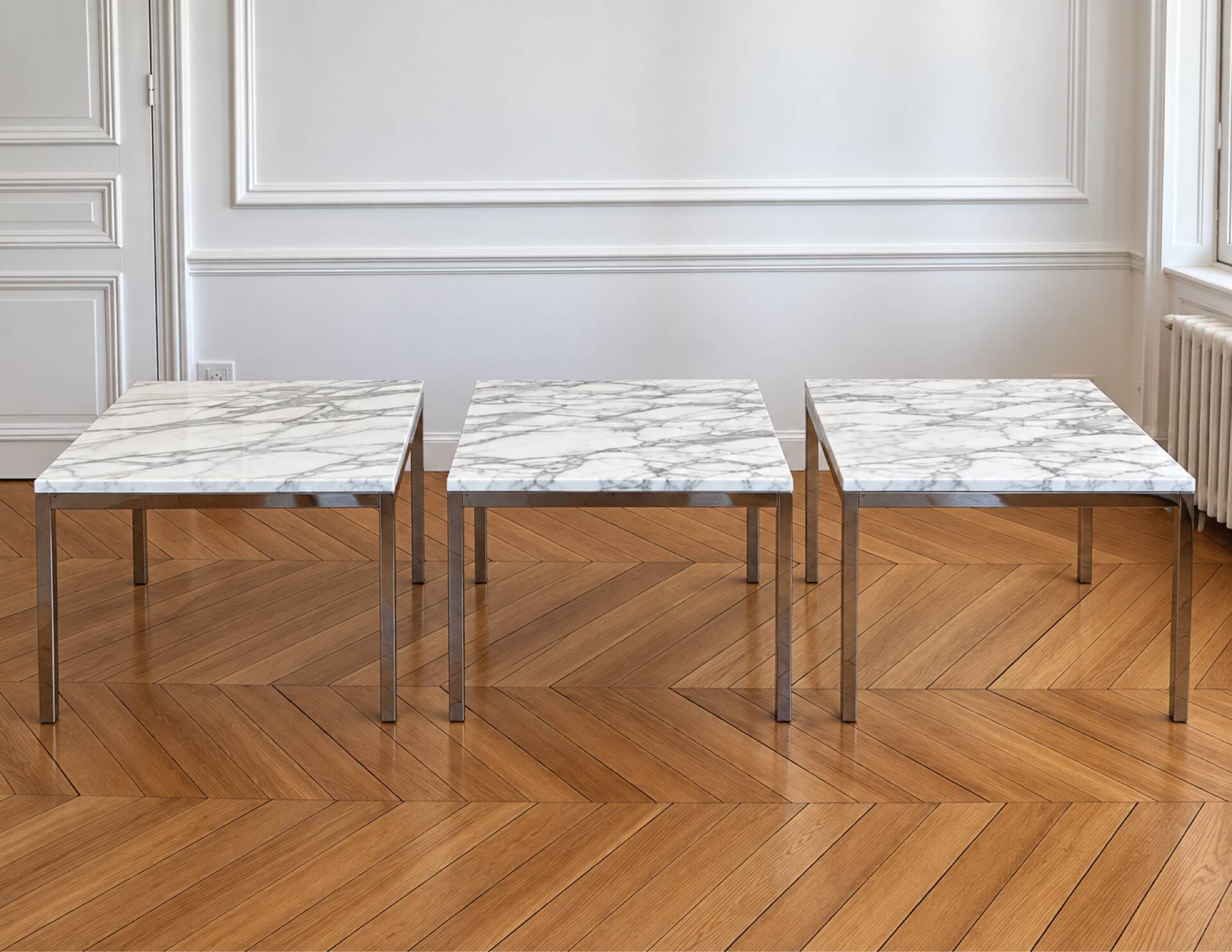 3 tables Florence Knoll – marbre blanc type Calacatta & acier chromé