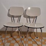 2 chaises en formica