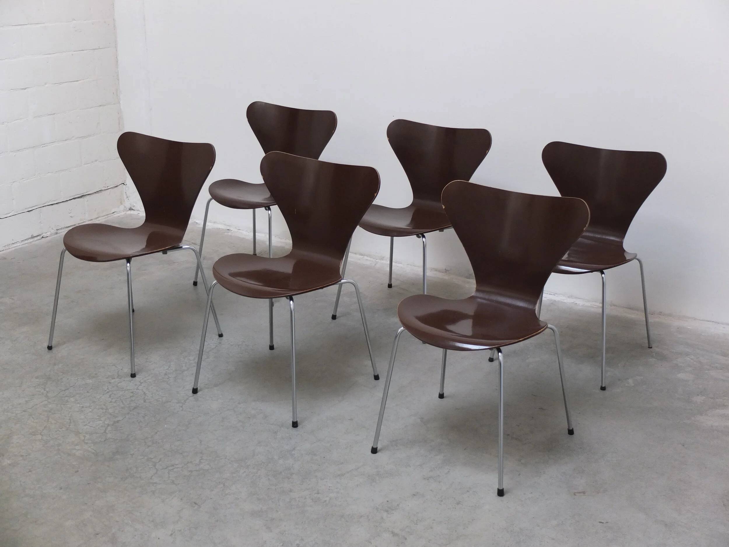 Set of 6 'Series 7' chairs by Arne Jacobsen for Fritz Hansen, 1975