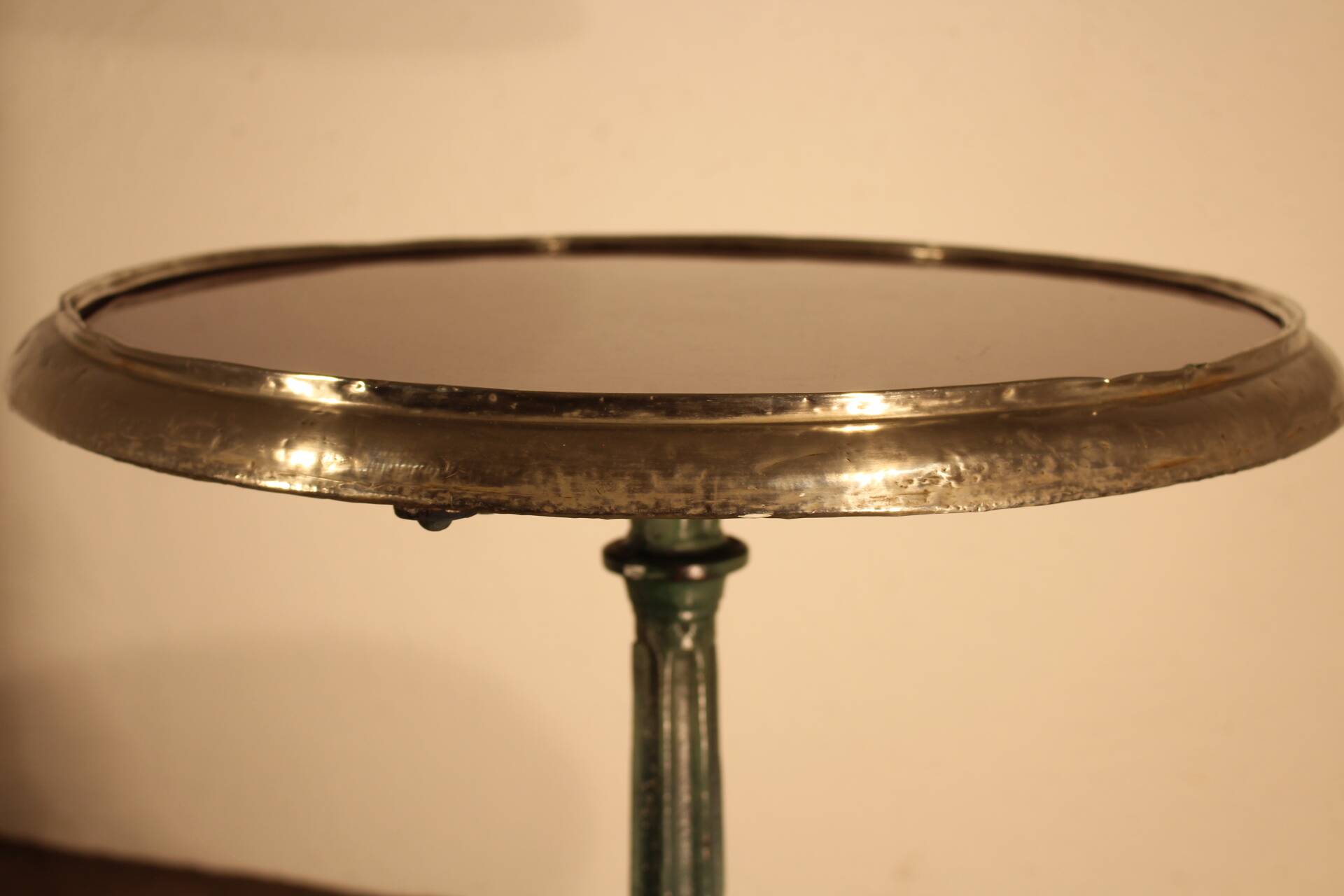 Art Nouveau pedestal table