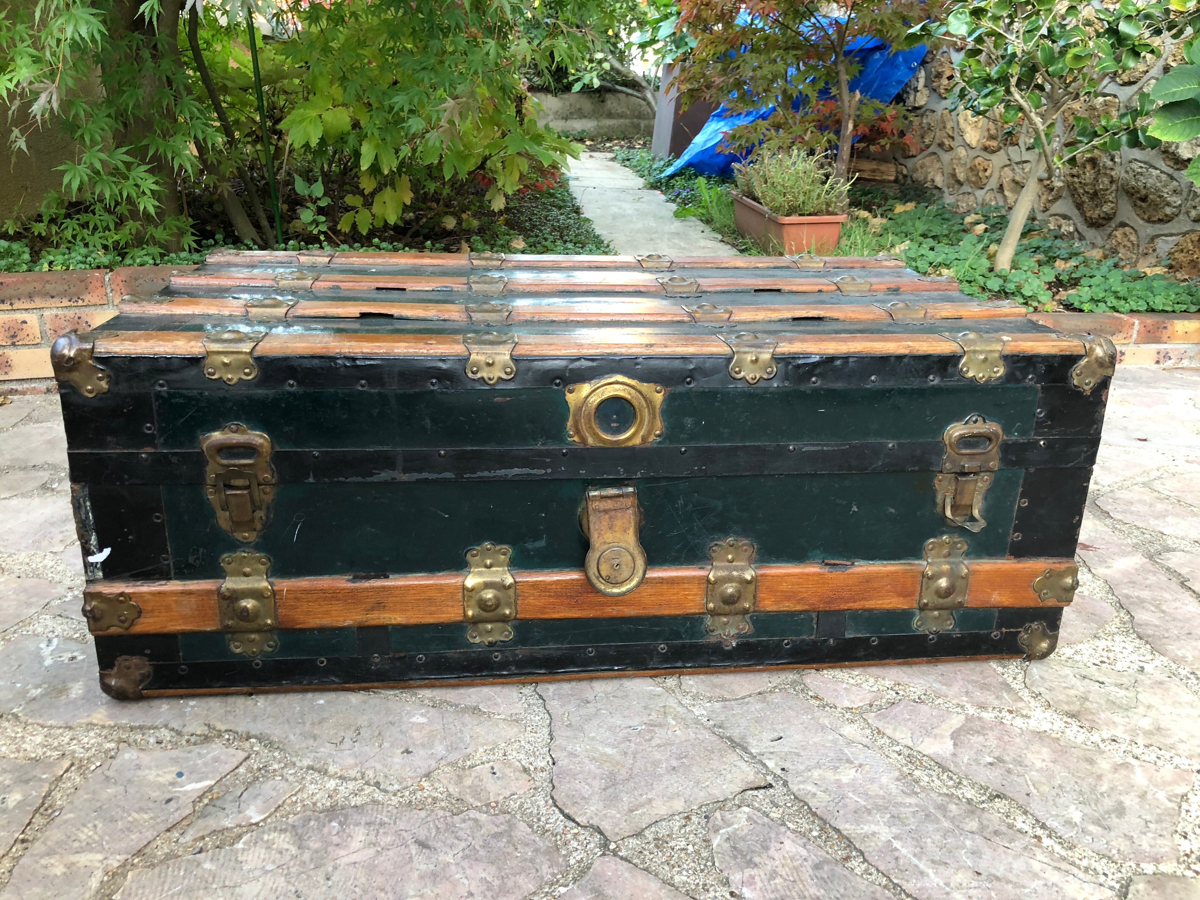 Metal and wood trunk