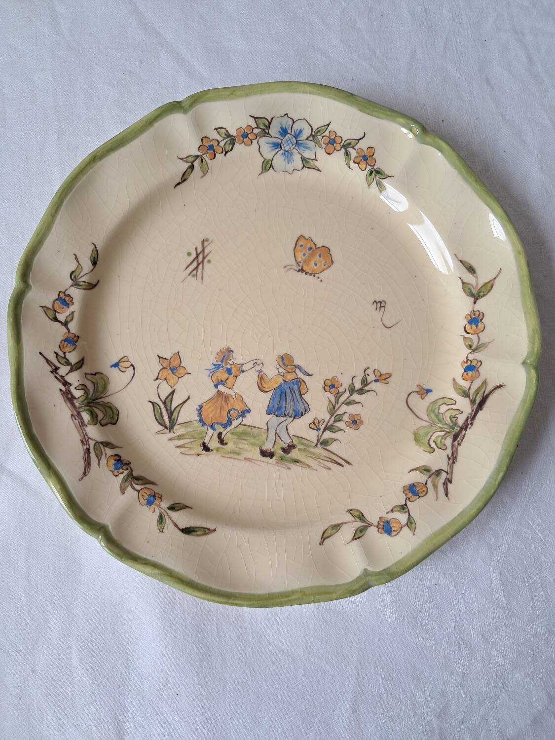 6 dinner plates with Moustiers de Longchamp decor. 1985