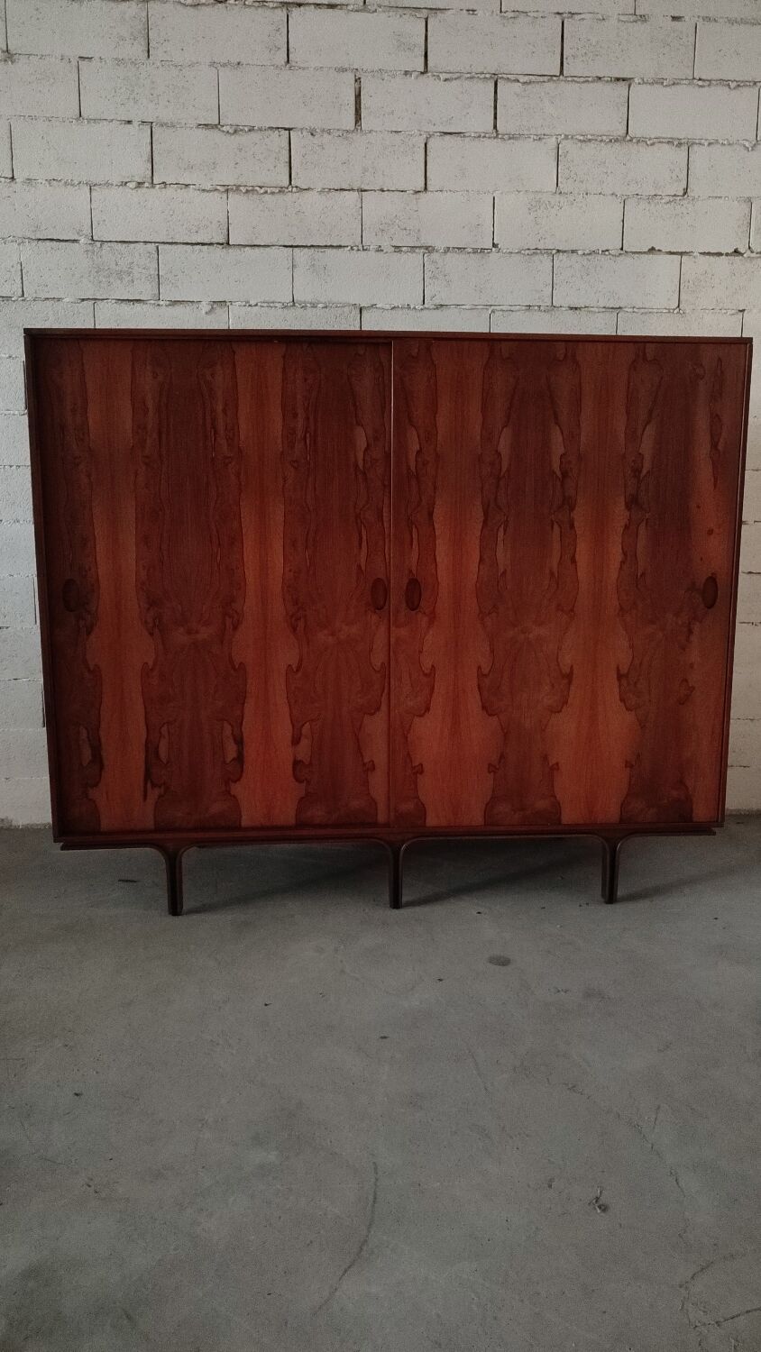 Wardrobe in rosewood Gianfranco Frattini