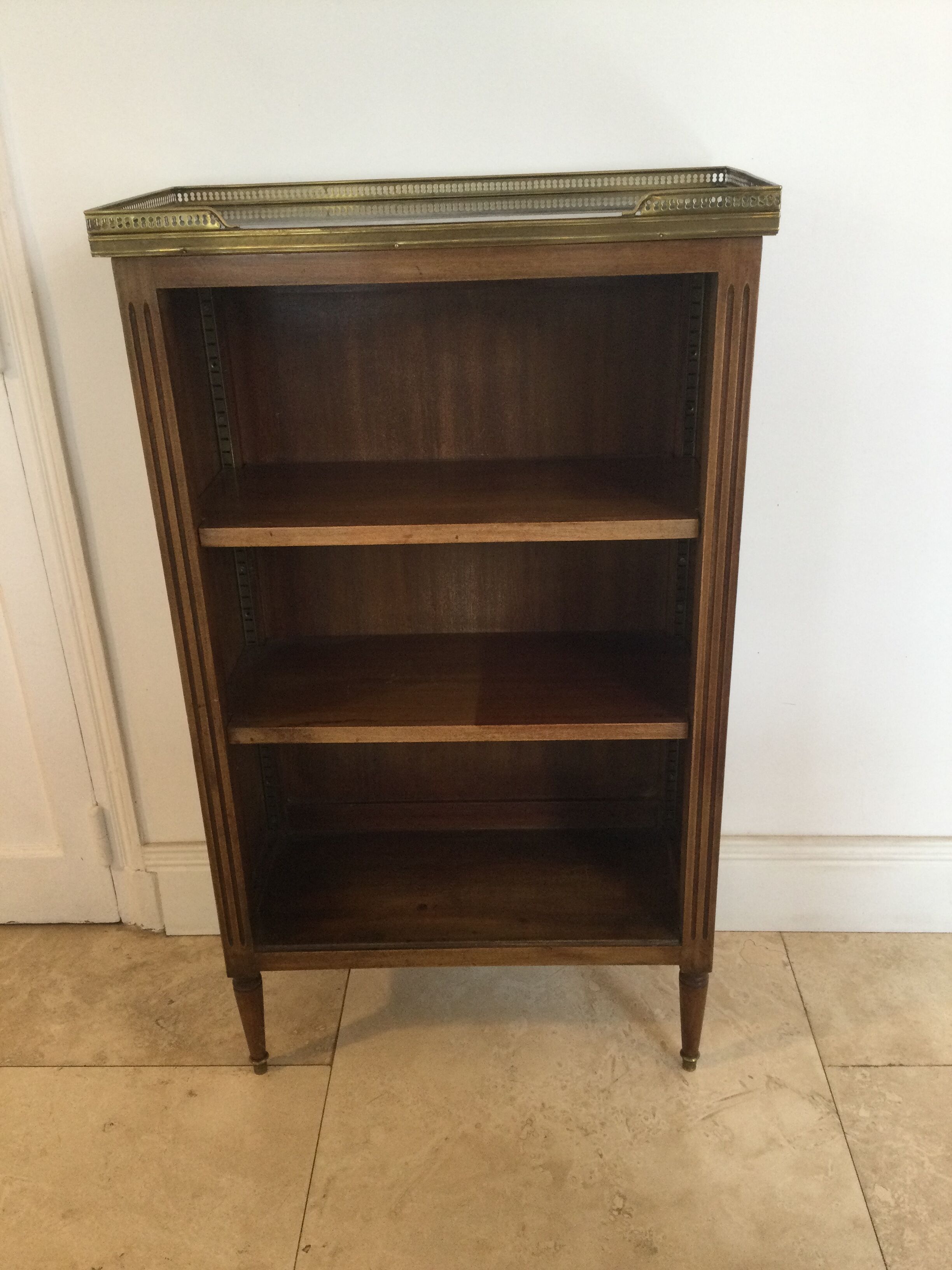 Bibus style Louis XVI