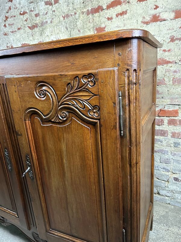Buffet haut de style Louis XV en bois sculpté époque fin XVIII eme
