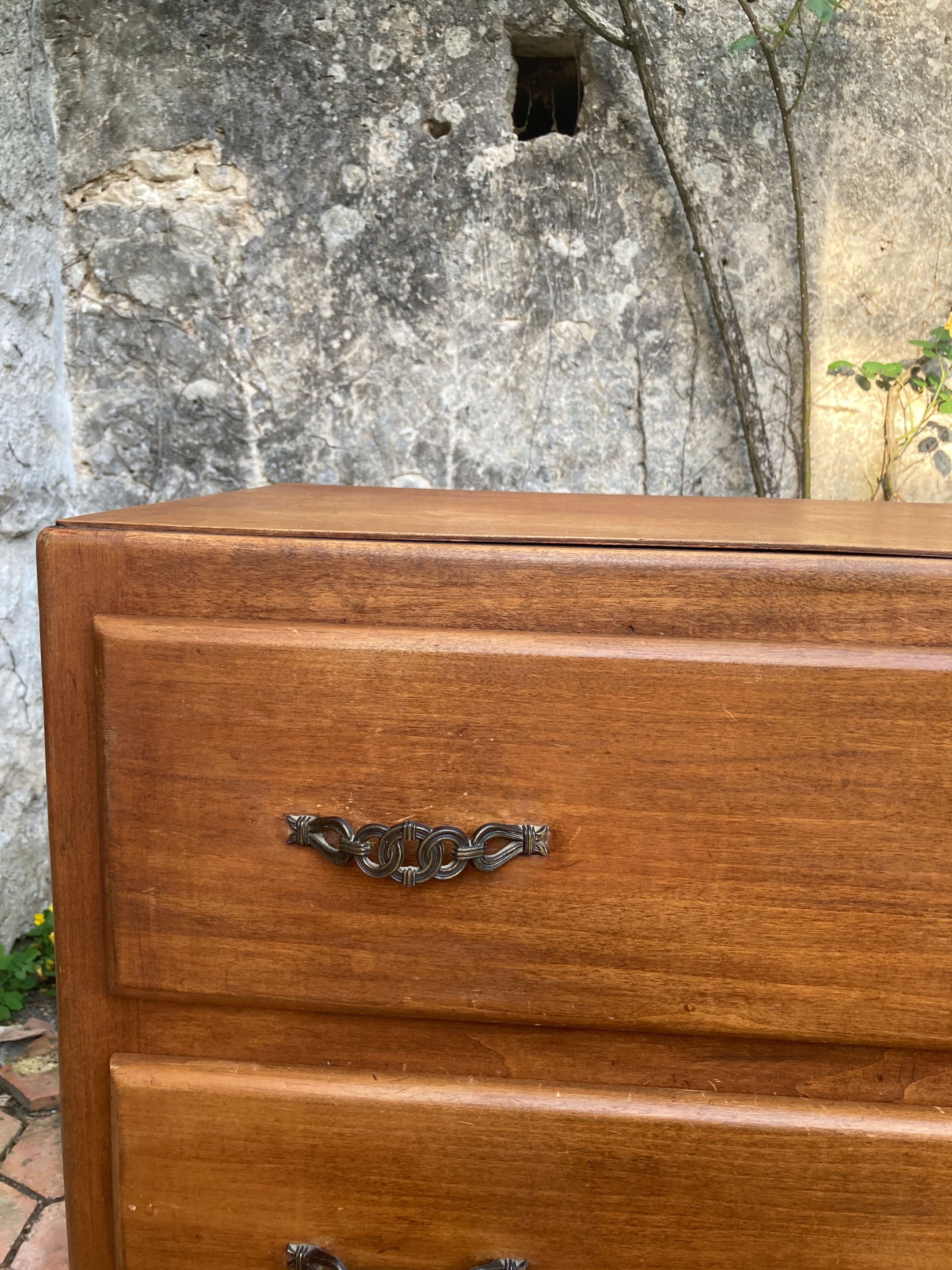 Vintage chest of drawers with 3 drawers