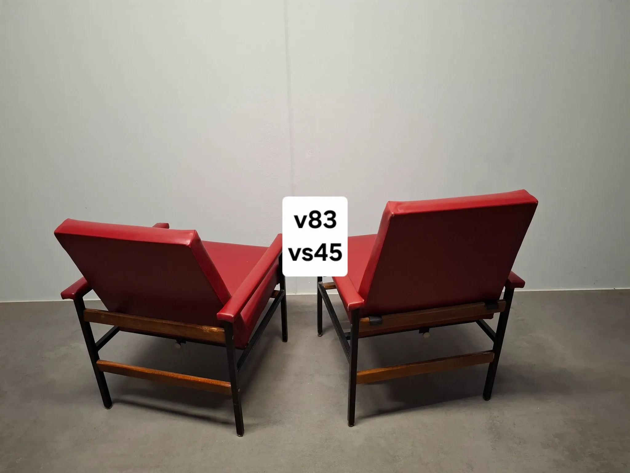 Ensemble de 3 fauteuils rouges de style mid-century moderne, Tchécoslovaquie, années 1970.