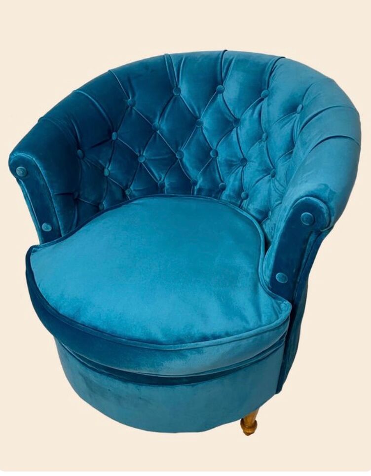 Upholstered toad armchair