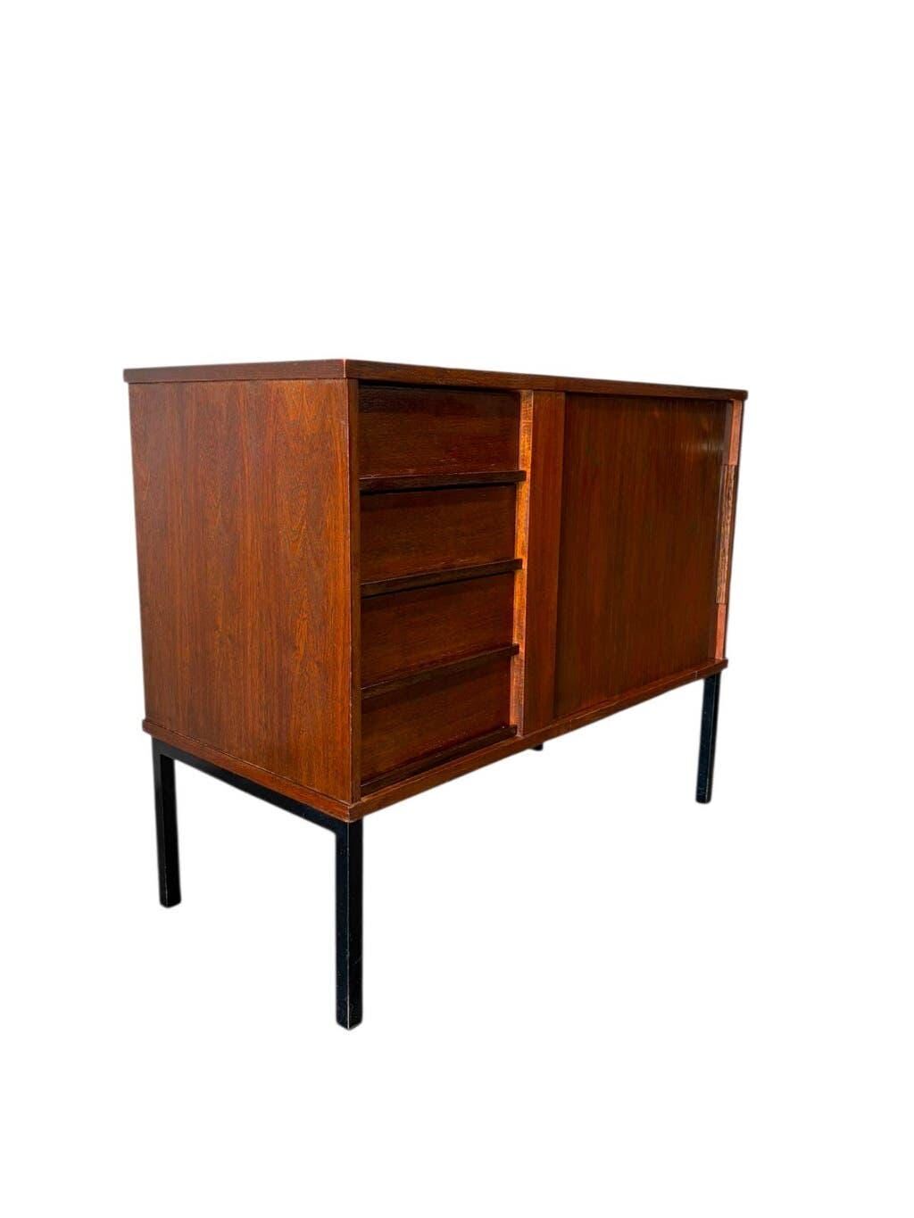Vintage wooden wardrobe/chest of drawers/cupboard