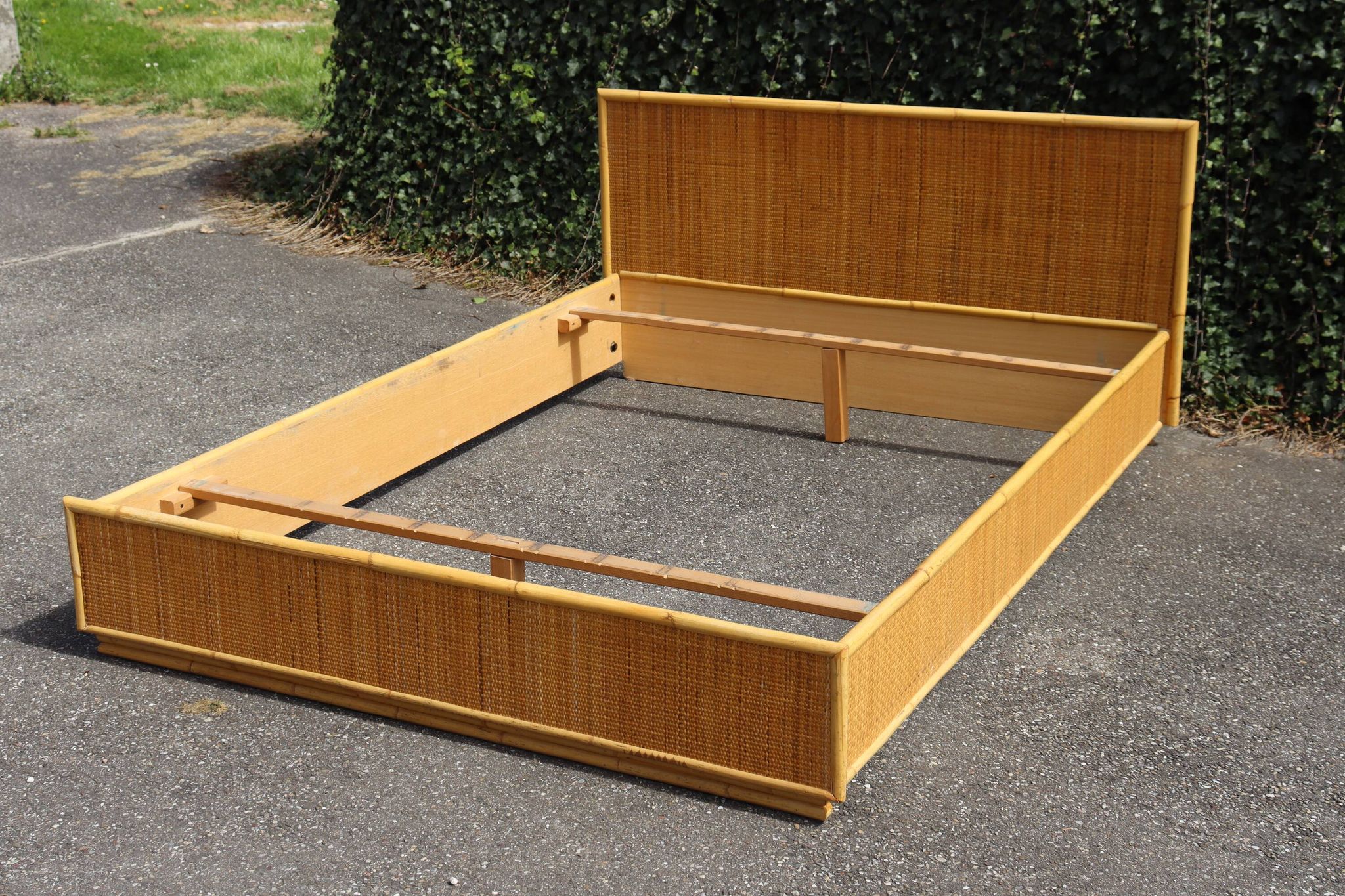 two-seater in rattan signed Dal Vera