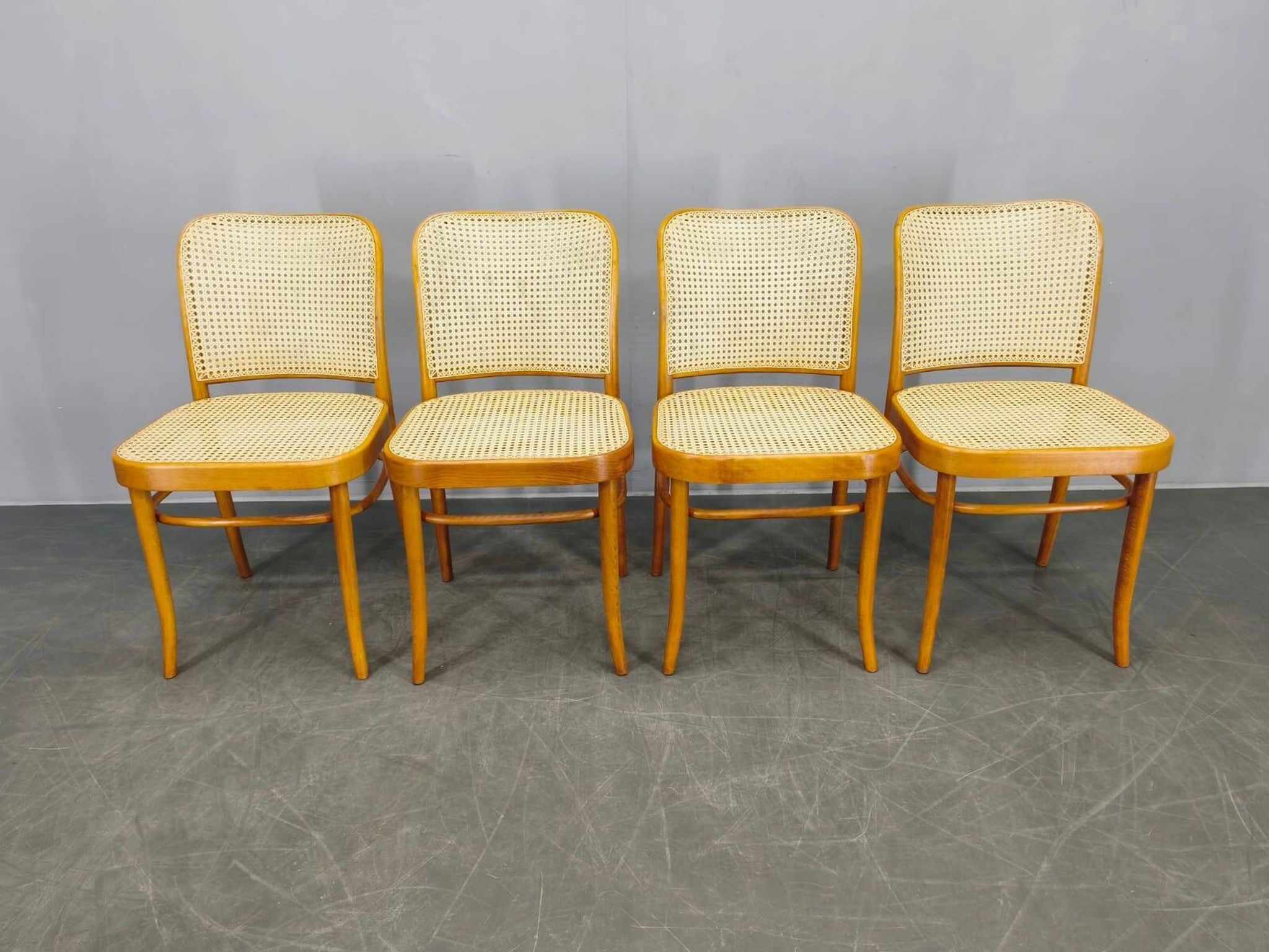 Ensemble de 4 Chaises en Bois Cintré No. 811 après Hoffmann, années 1990