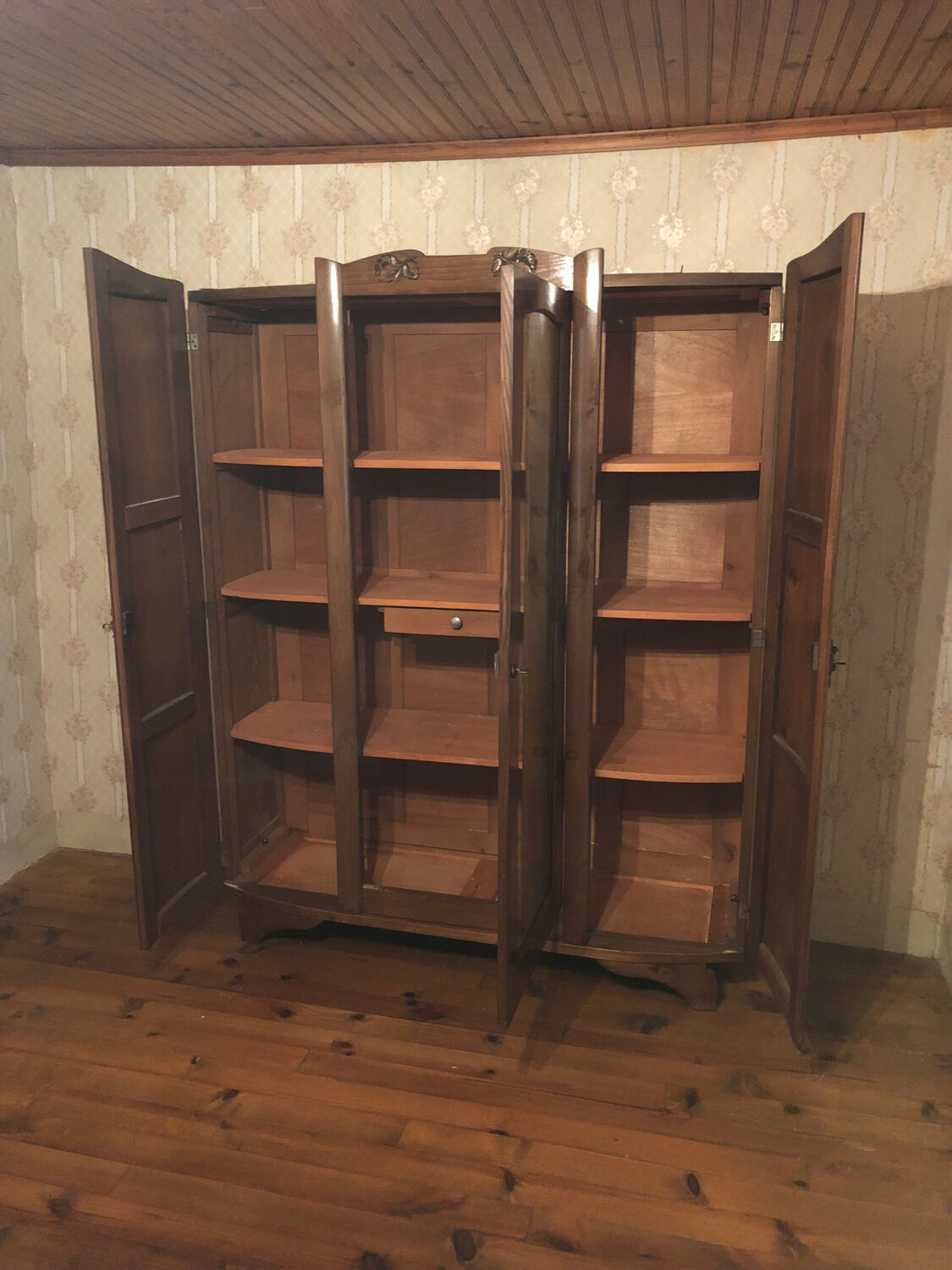 Armoire avec miroir