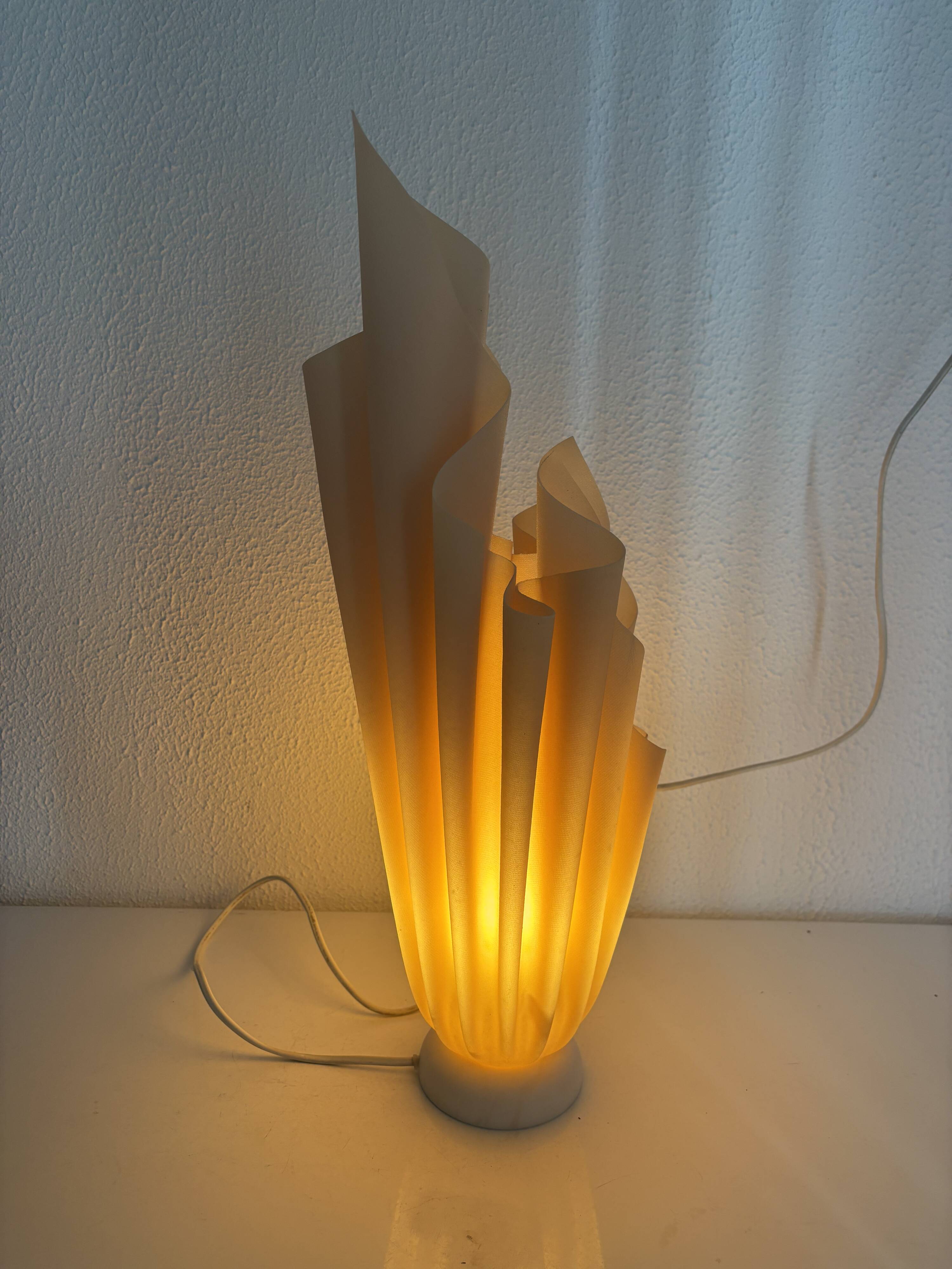 Lampe  vintage 1970 Athéna Georgia Jacob drapée saumonée - 50 cm