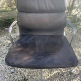 Softpad office chair EA216 by Charles Eames