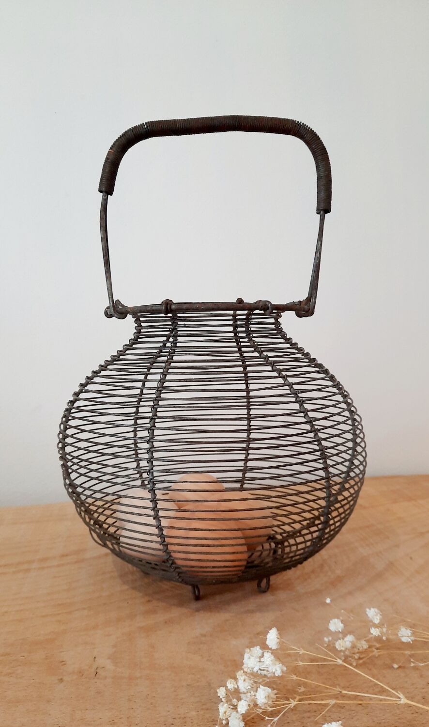 Metal salad basket