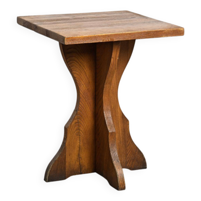 Table en pin massif, piètement en croix sculpté, Alpes françaises, vers 1970