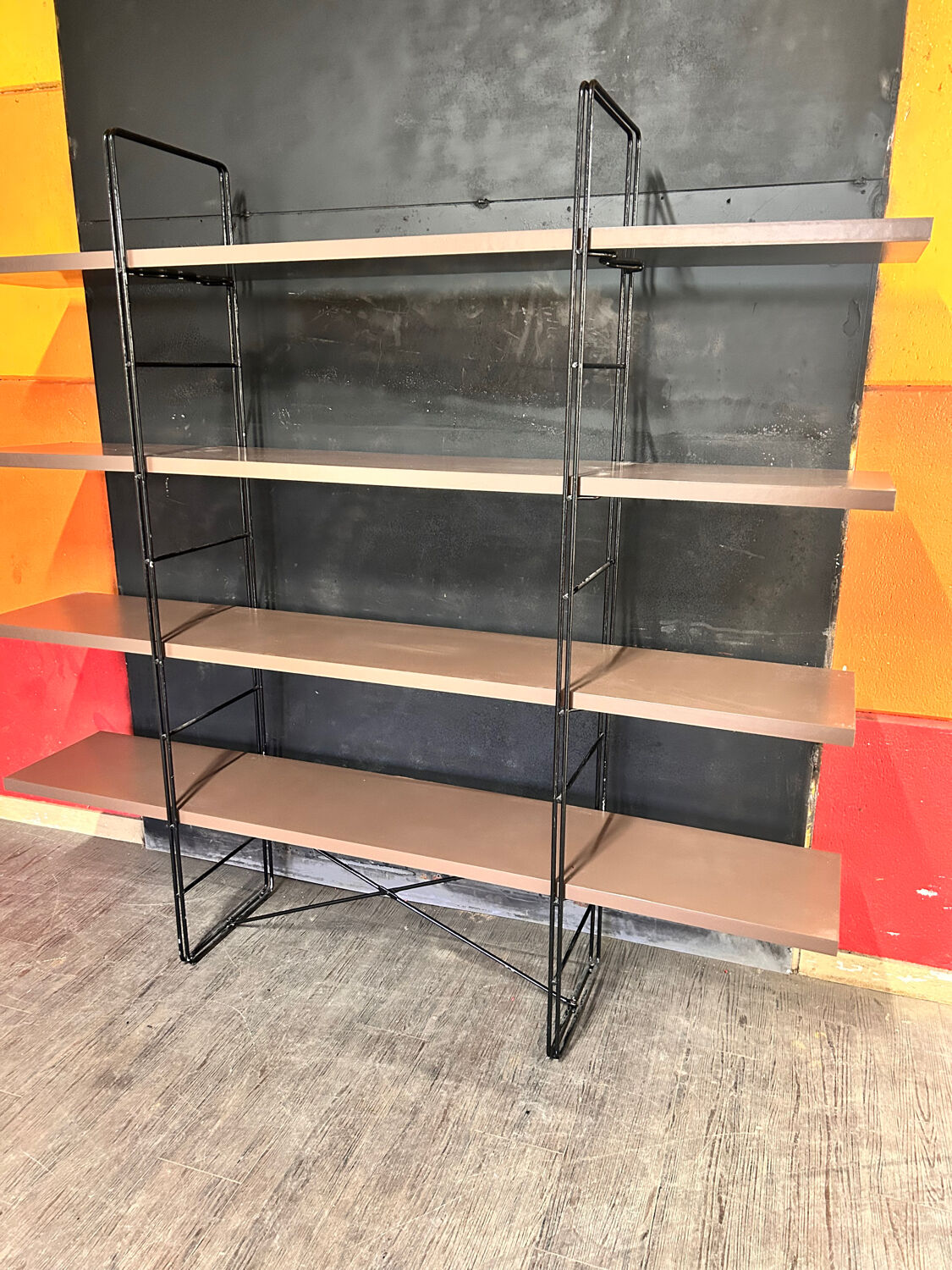 Enetri shelf