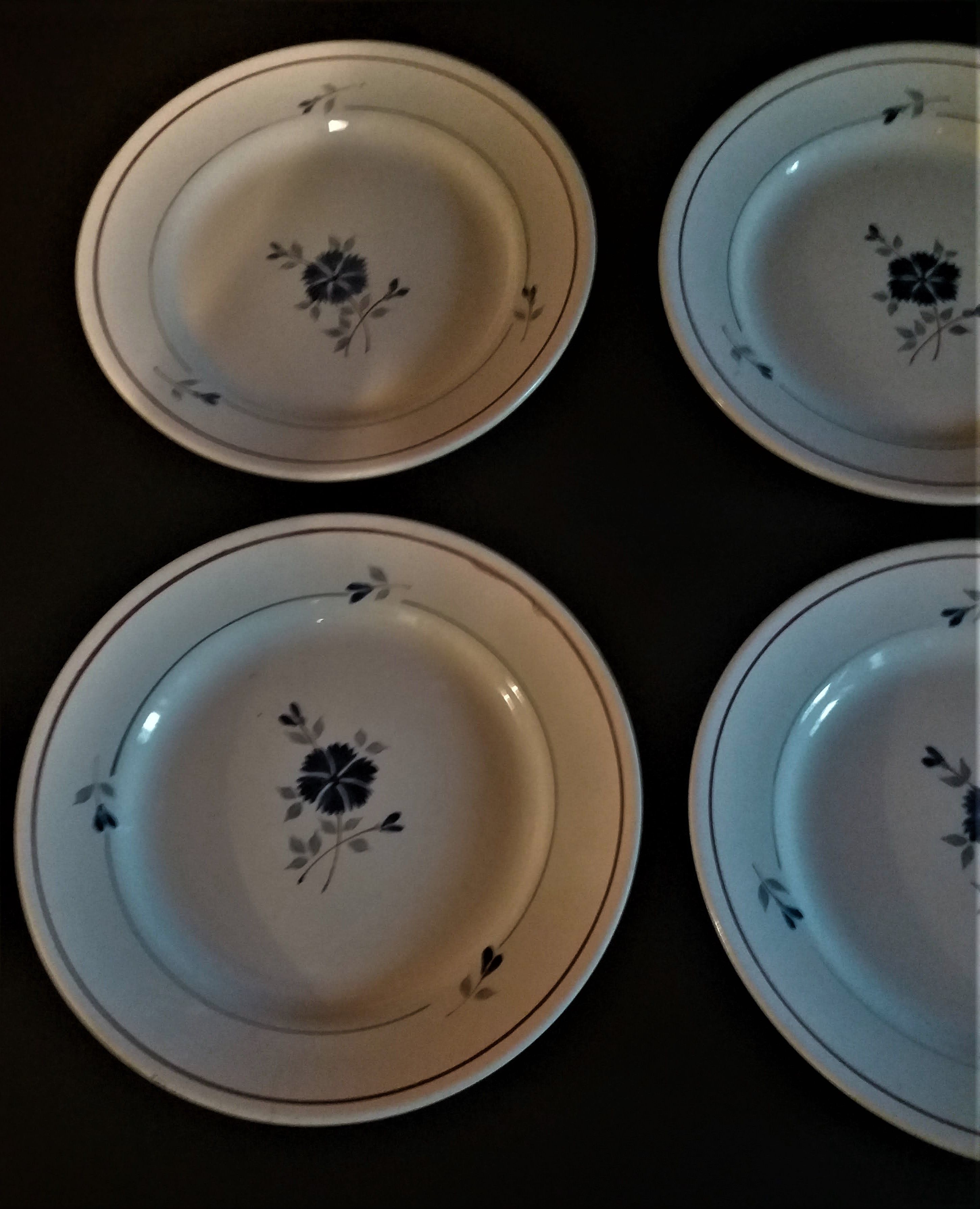 Series of six flat plates Moulin des loups Orchies model Prisca 50s