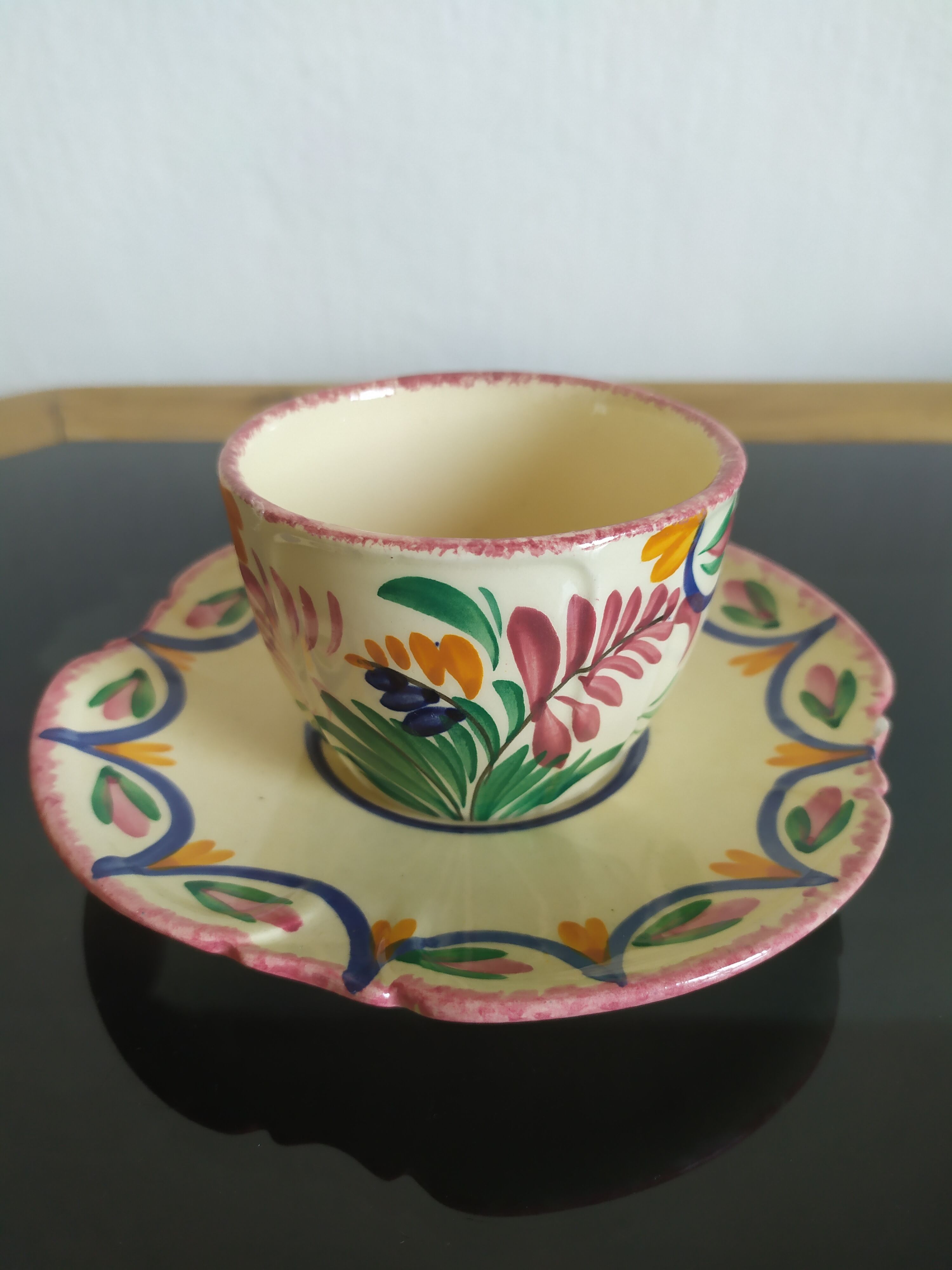 4 cups and saucers of Henriot earthenware