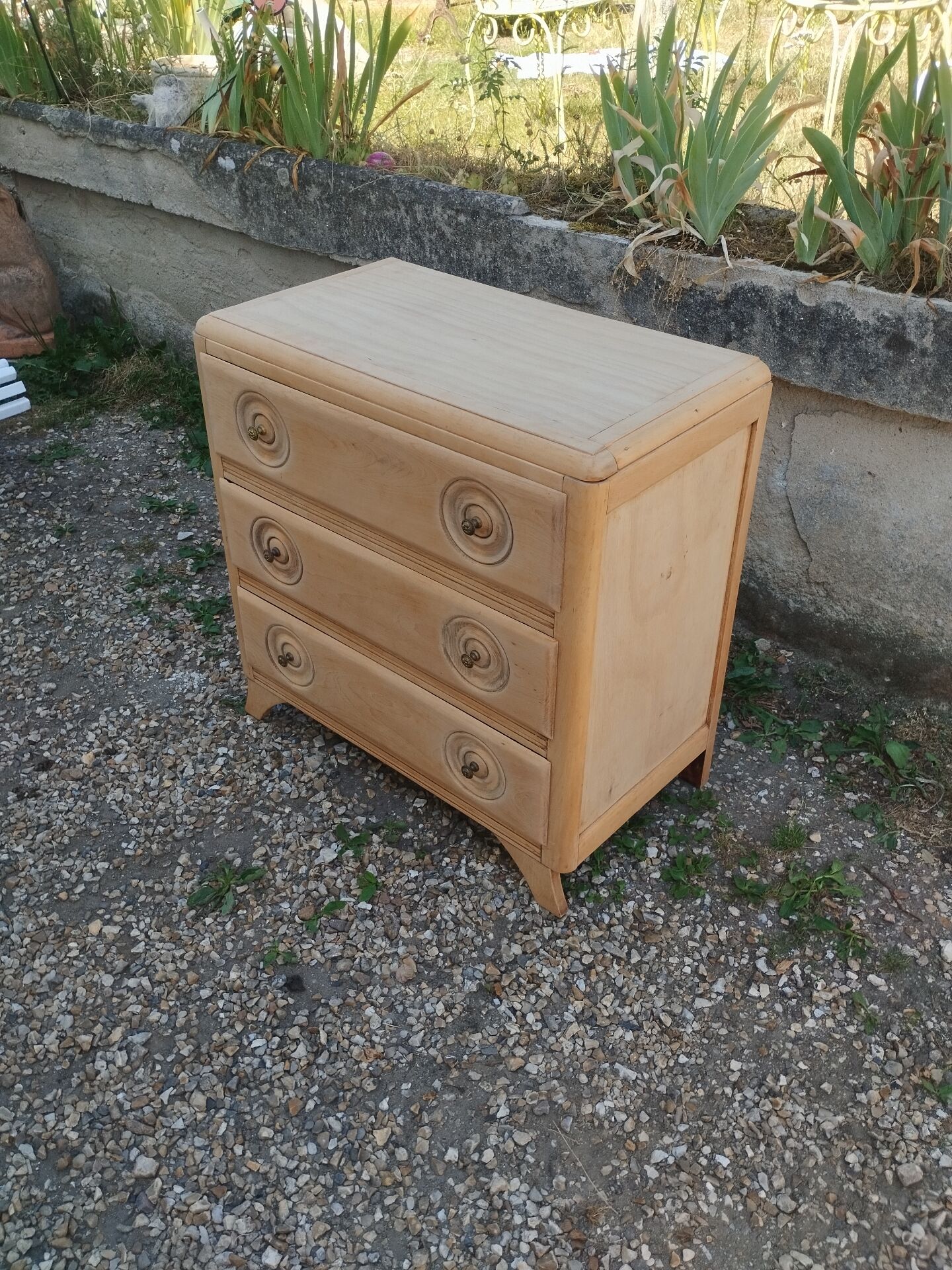 Vintage commode with tapered legs.
