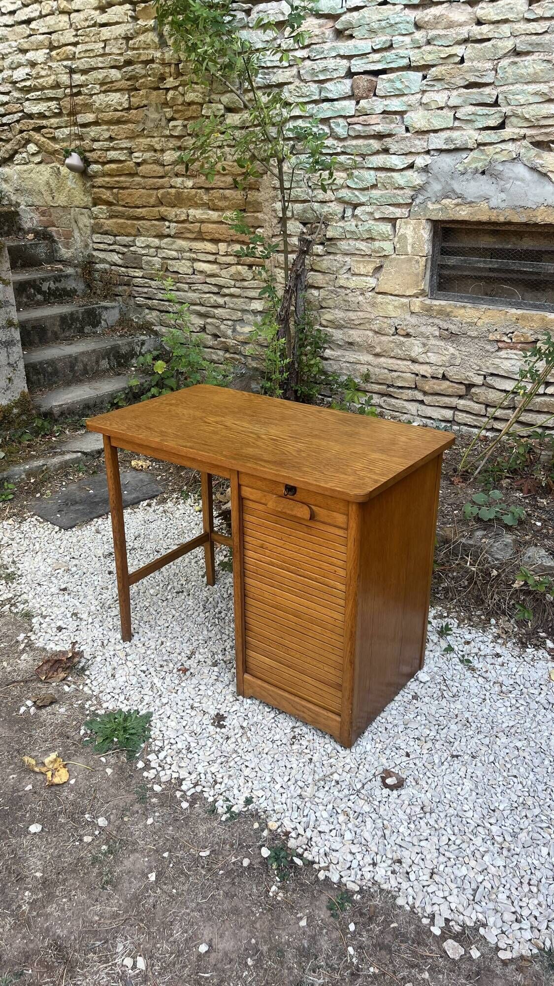 Vintage desk with curtain – wood – side shelf