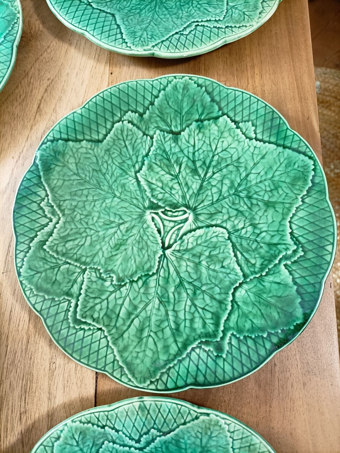 6 Gien slip dessert plates with leaf decoration