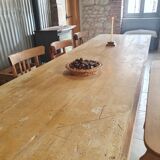 Farm table