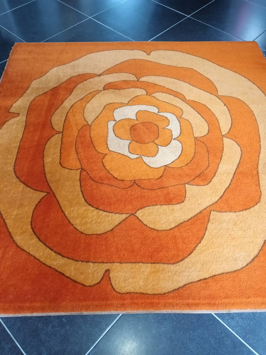 Vintage 1970 Space Age rug