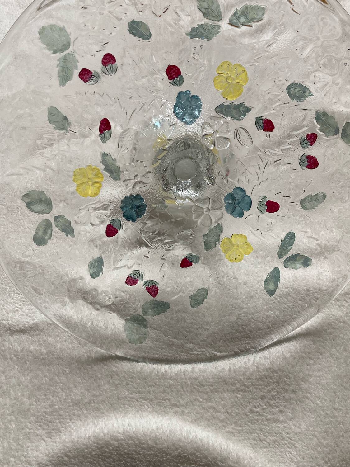 Cake stand with strawberry decoration