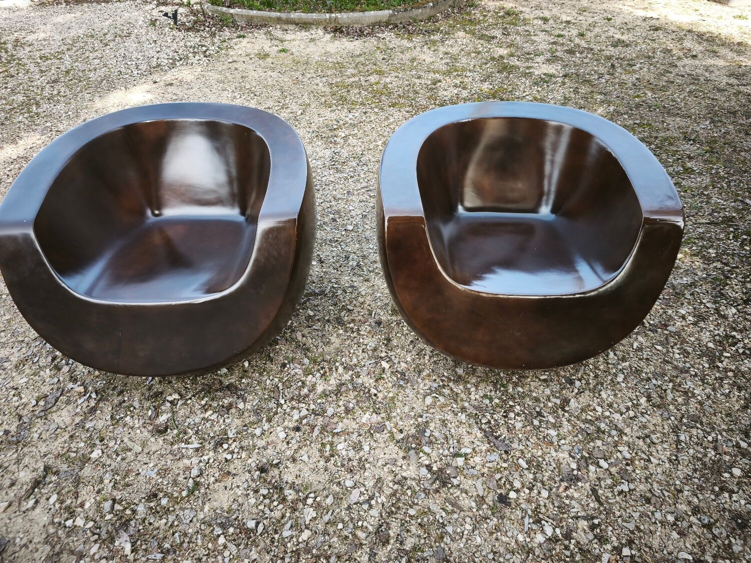 Pair of Moon armchairs in fibreglass