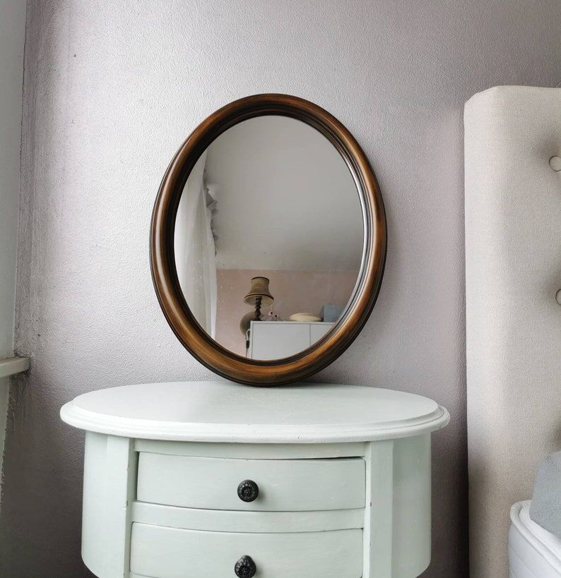 Vintage oval mirror from the 70s 47x37cm