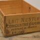 Caisse en bois de la marque Nestlé n1