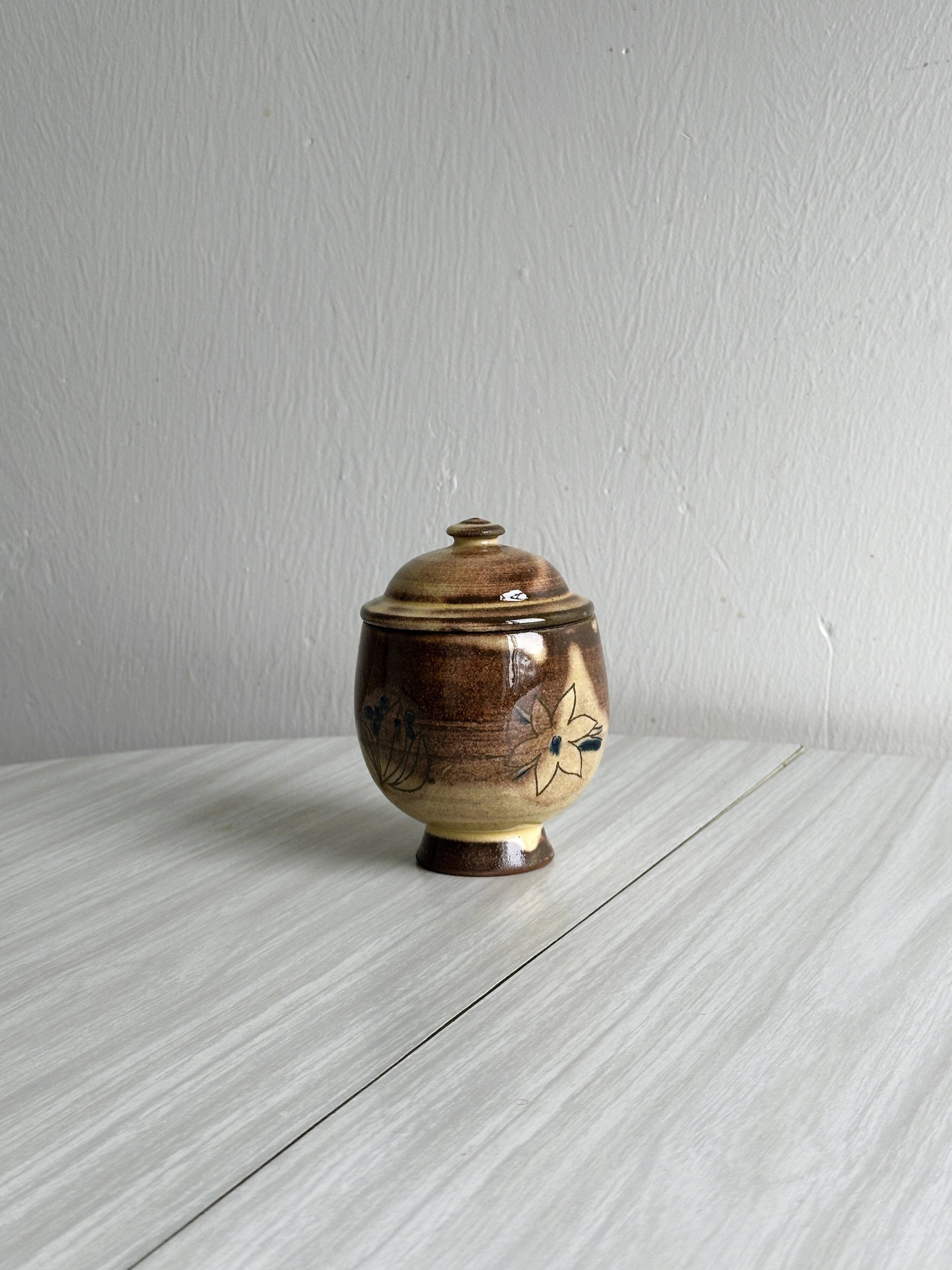 Sugar bowl, ceramic condiment pot
