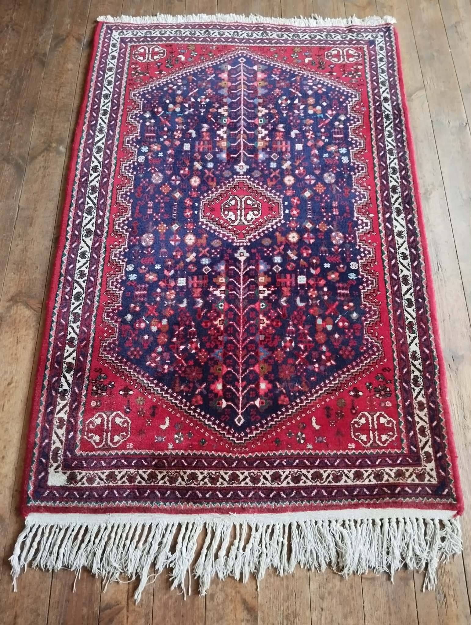 Handmade Persian Shiraz rug 161x106cm