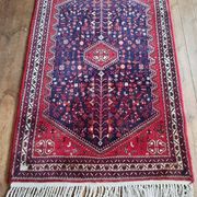 Handmade Persian Shiraz rug 161x106cm