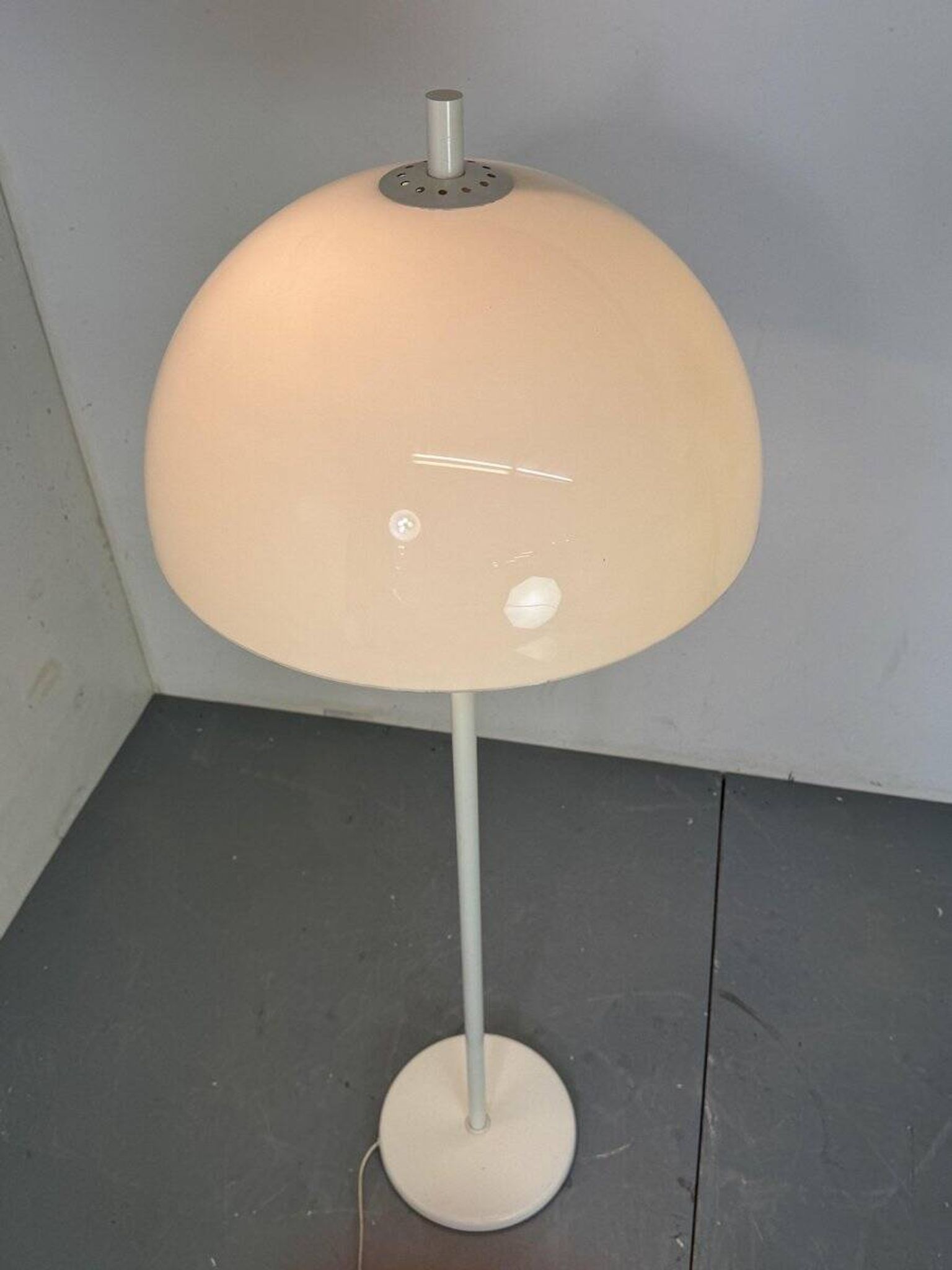 Lampadaire vintage moderniste en forme de champignon blanc de l'ère spatiale de Dijkstra Lampen, années 1970