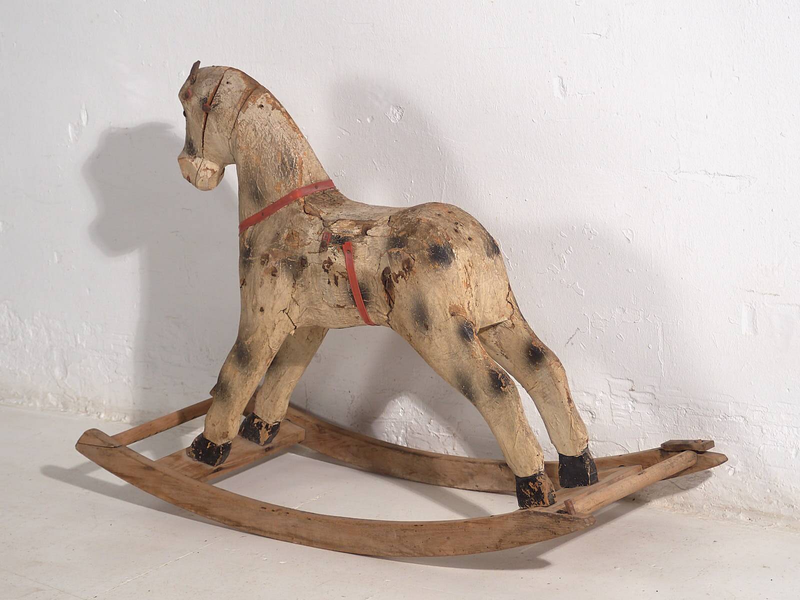 Cheval à bascule ancien (France, vers 1920)