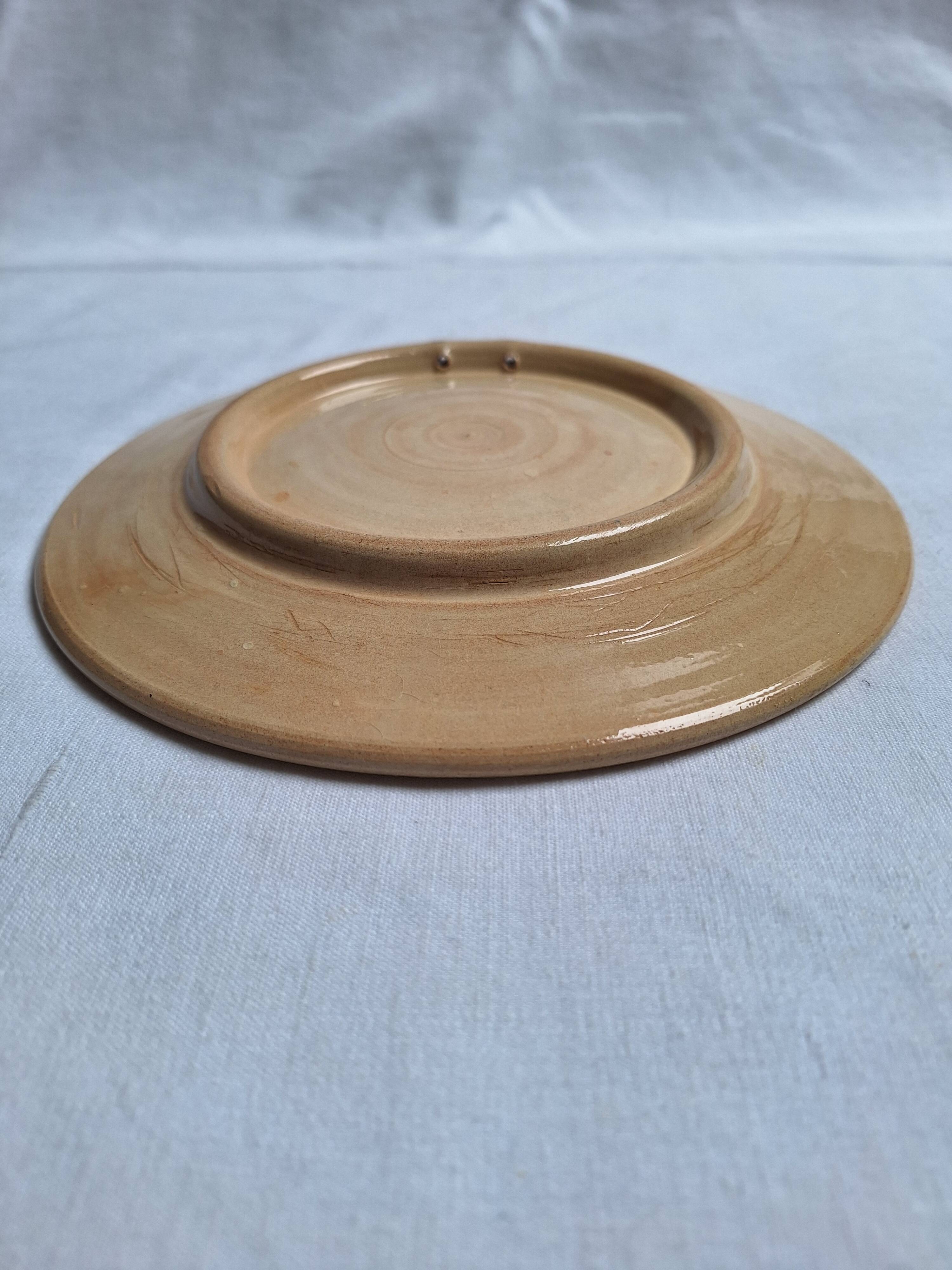 Assiette plate artisanal