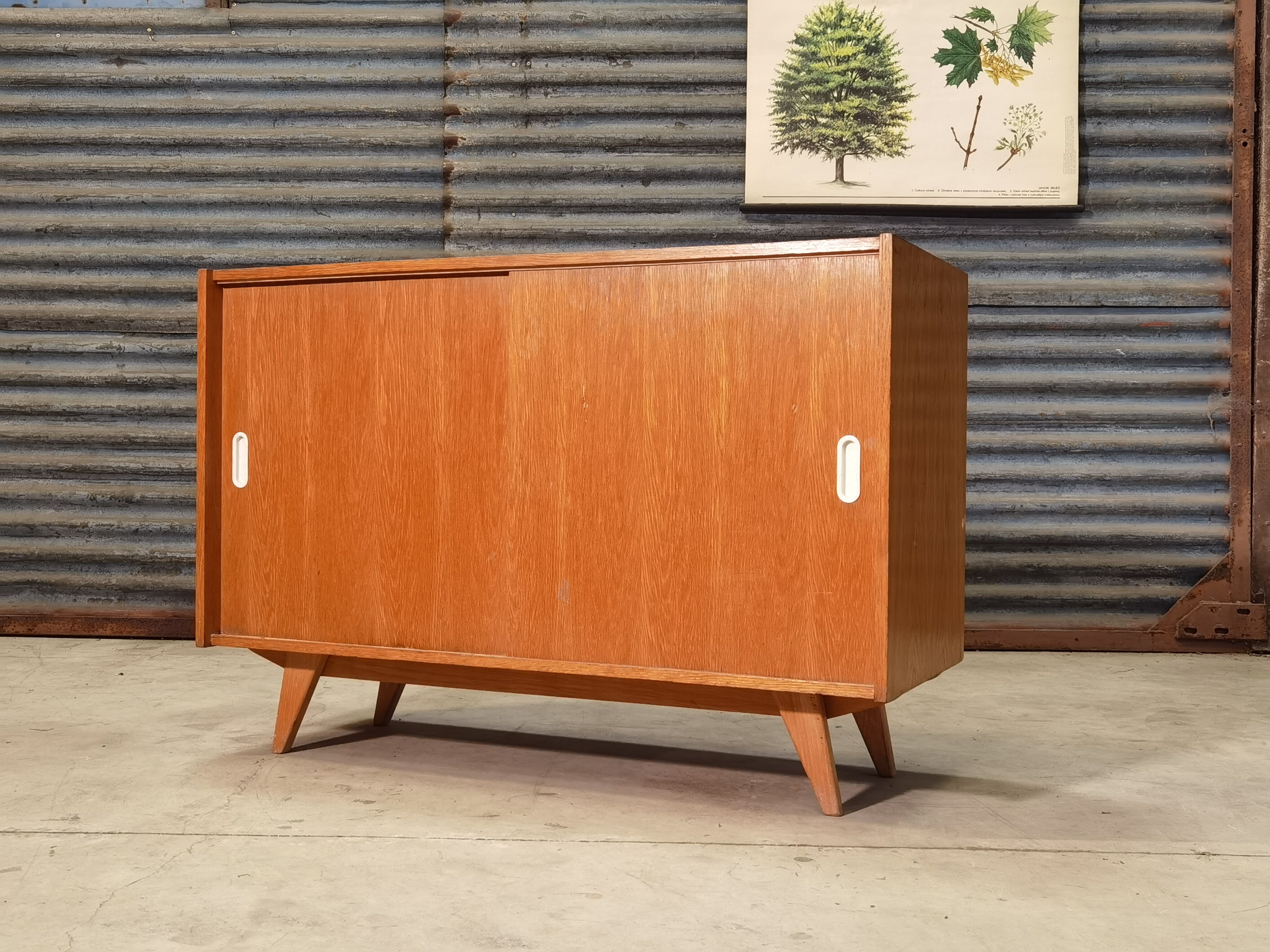 Buffet U-452 Jiri Jiroutek 1960 Interier Praha