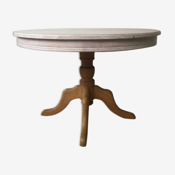 Round table in extendable solid oak