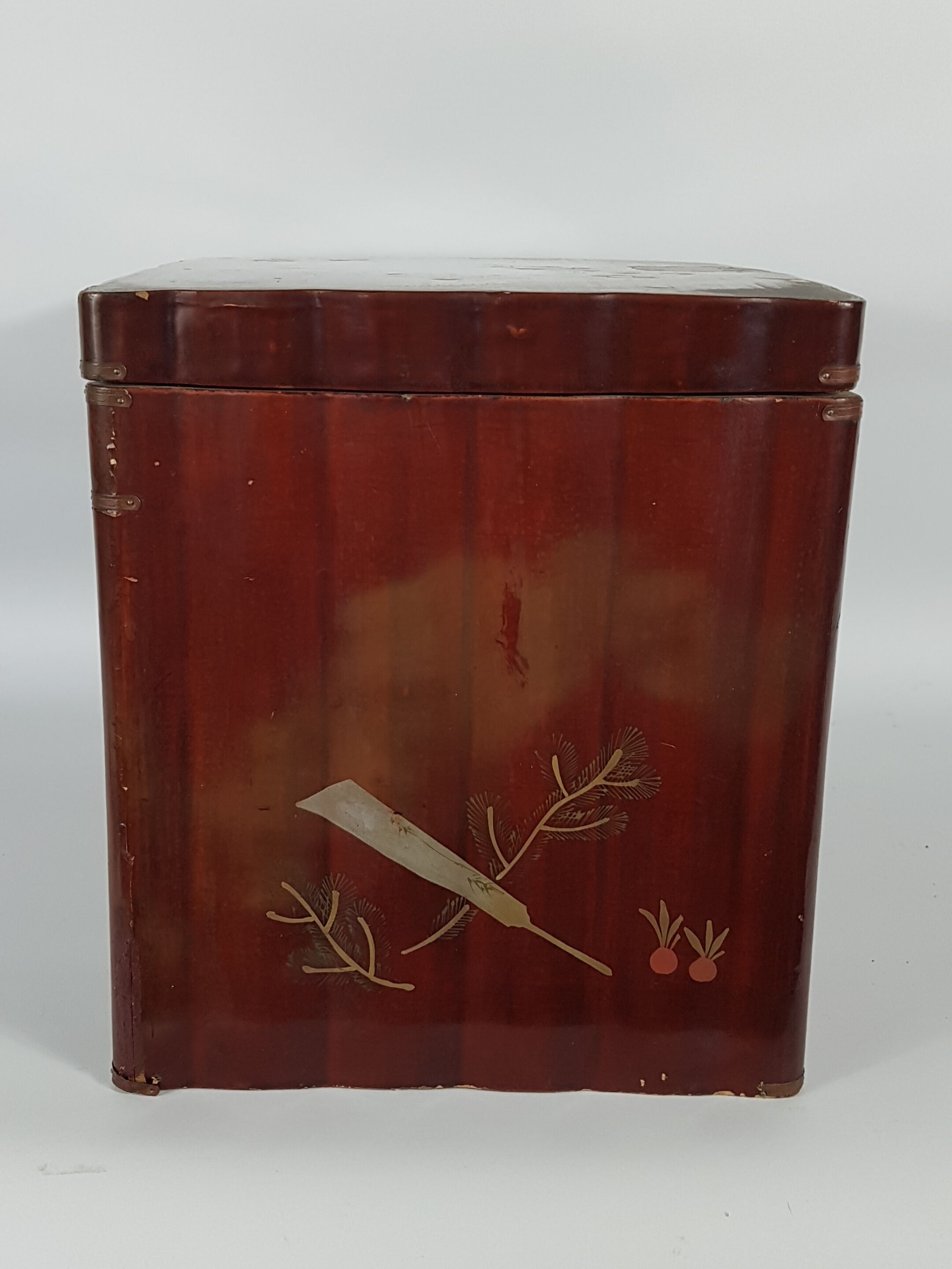 Sewing box or lacquered wood storage Japan early XX