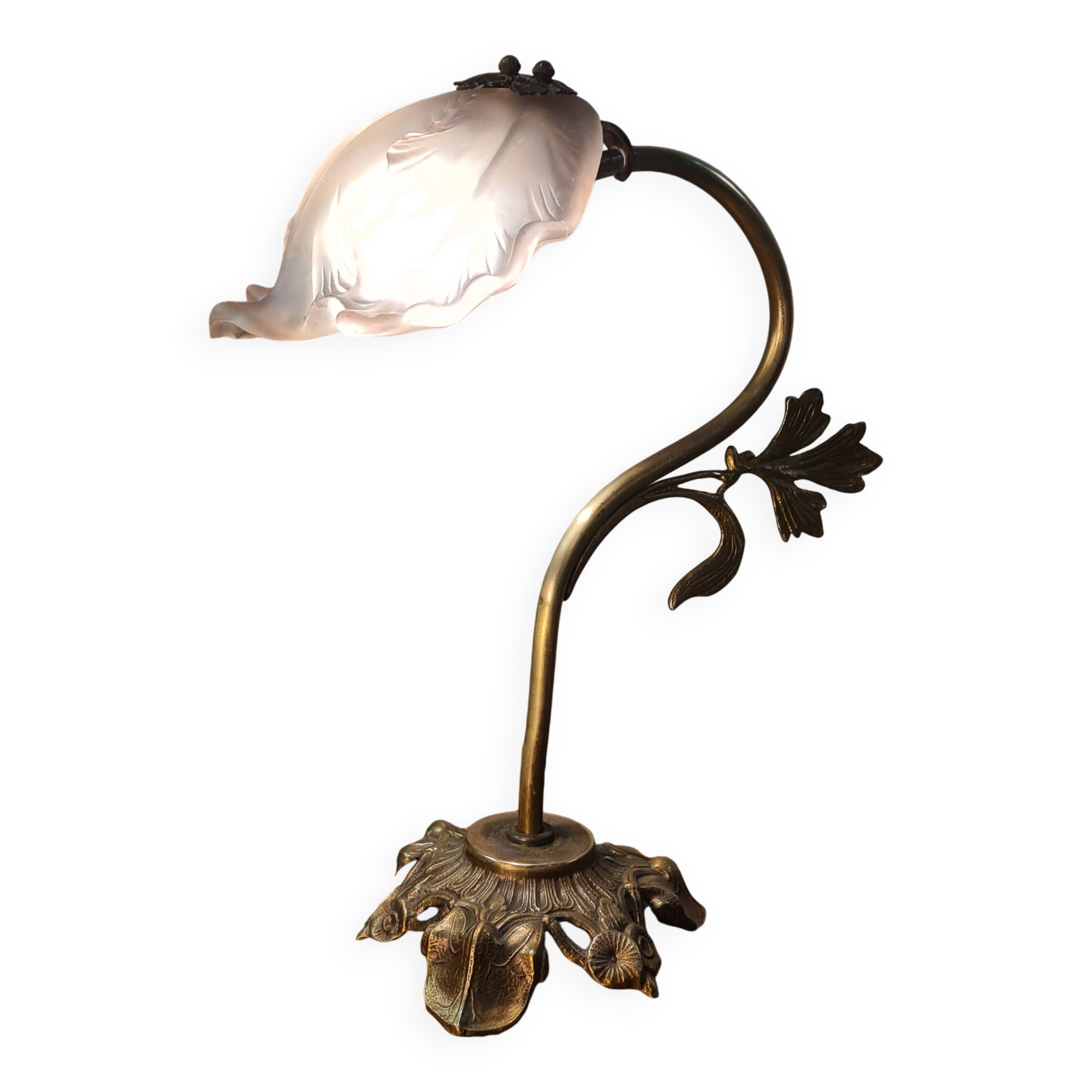Art Nouveau bronze petal lamp with molded glass 28x34