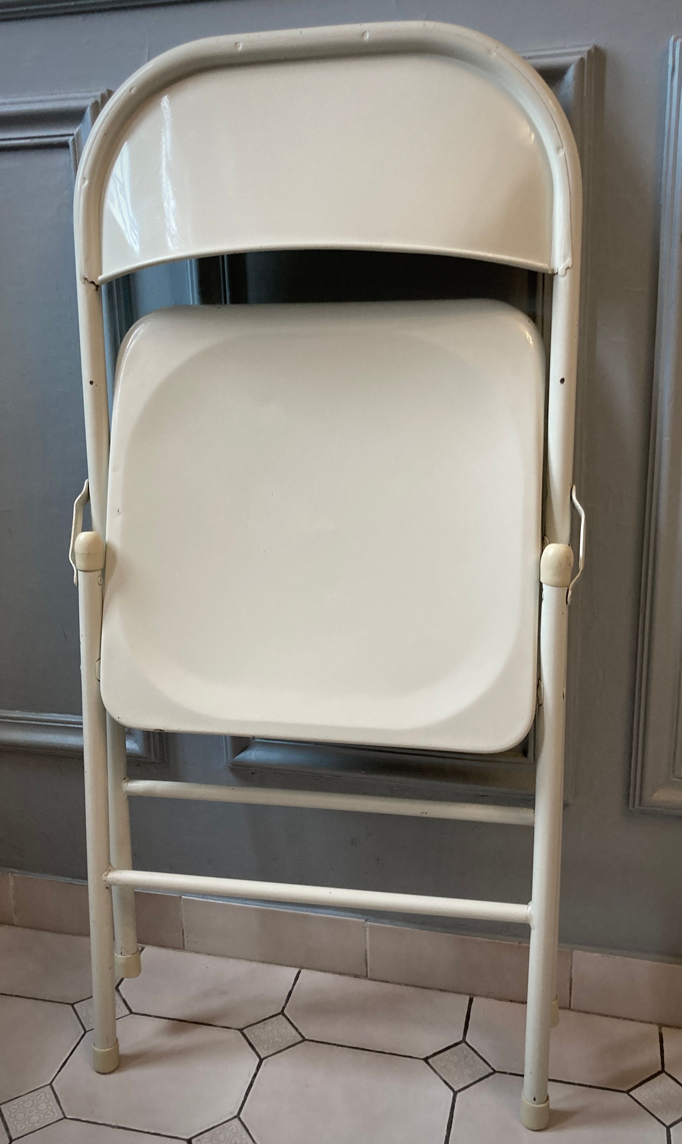 Duo of folding chairs in steel 1980s