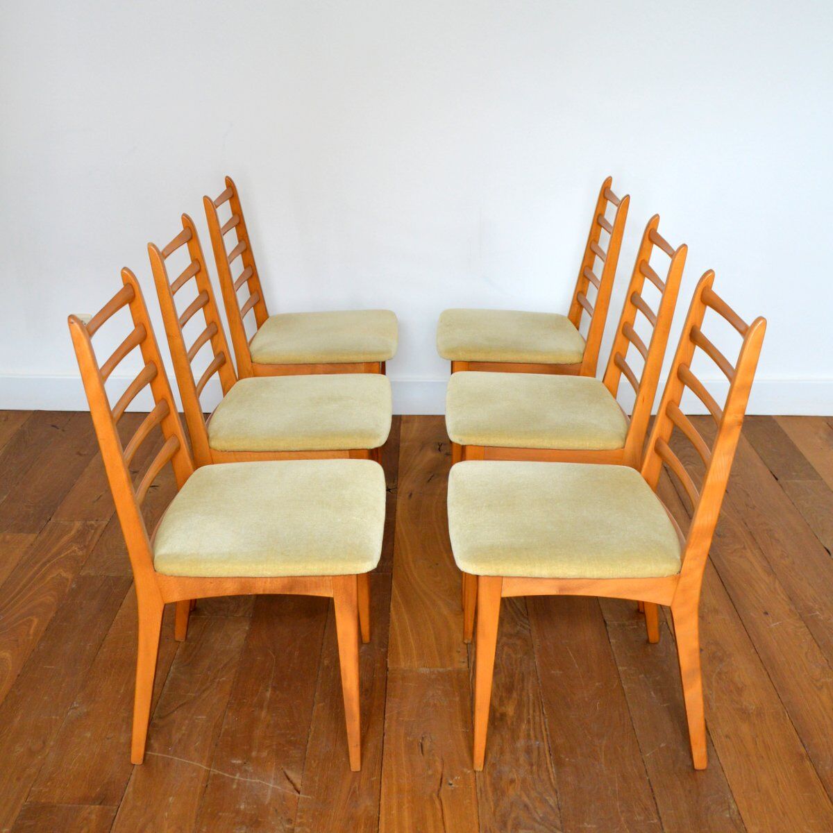 Suite of 6 vintage chairs 1960s