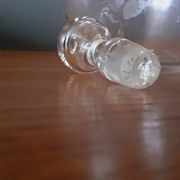 Carafe xixème en verre soufflé et ciselé