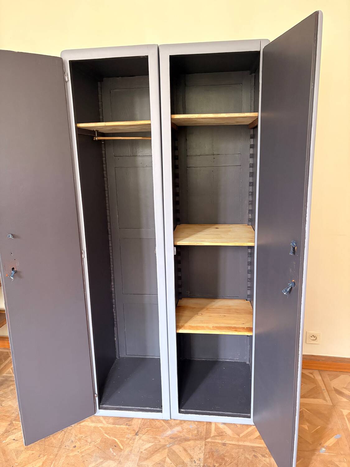 Mado wardrobe