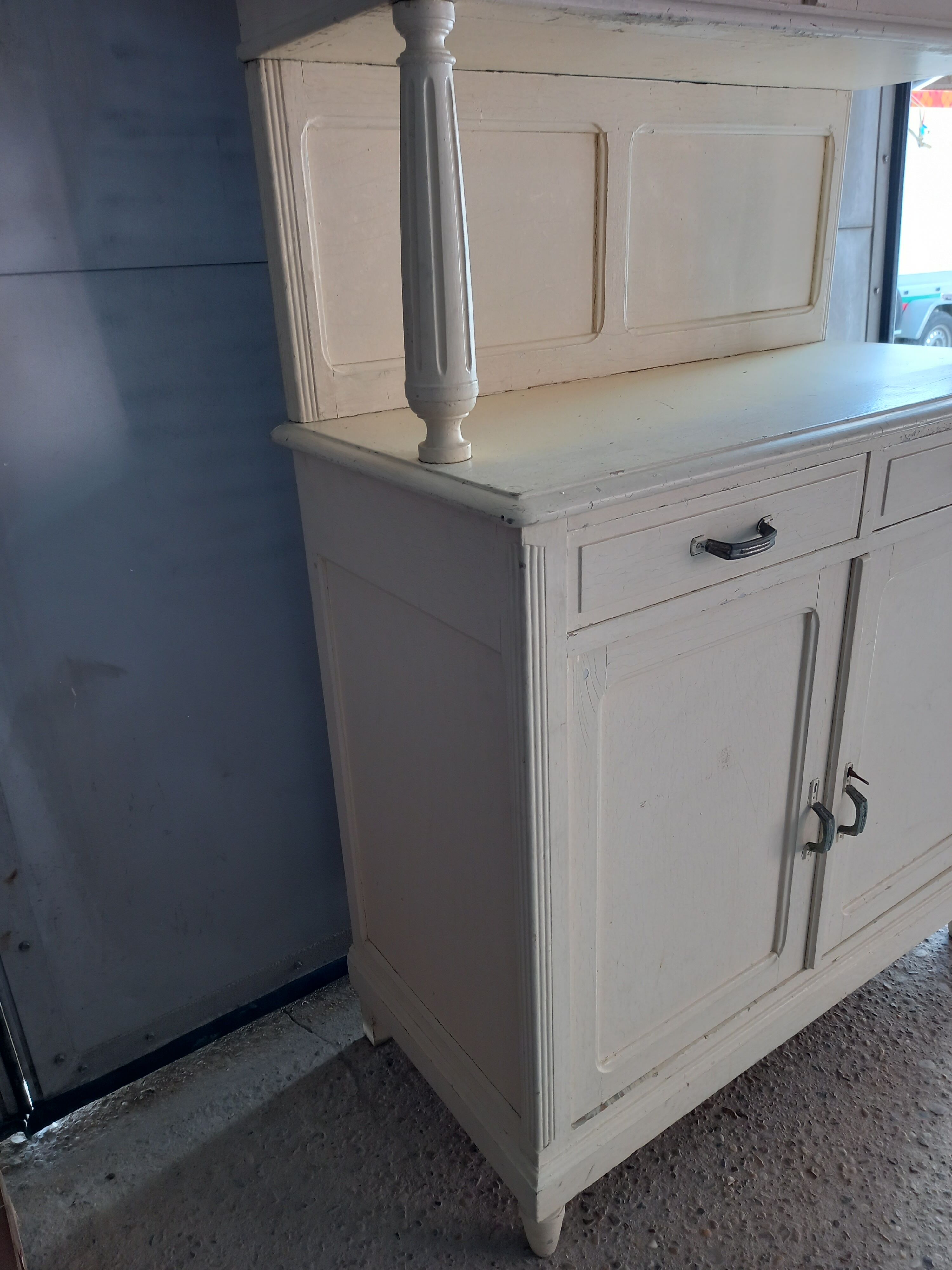 Parisian buffet high two bodies