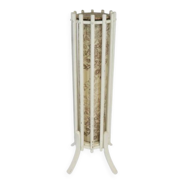 Lampadaire en bois laqué et tissu fleuri