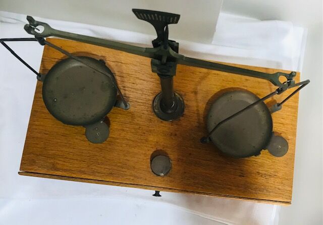 Pharmacy scale or trebuchet