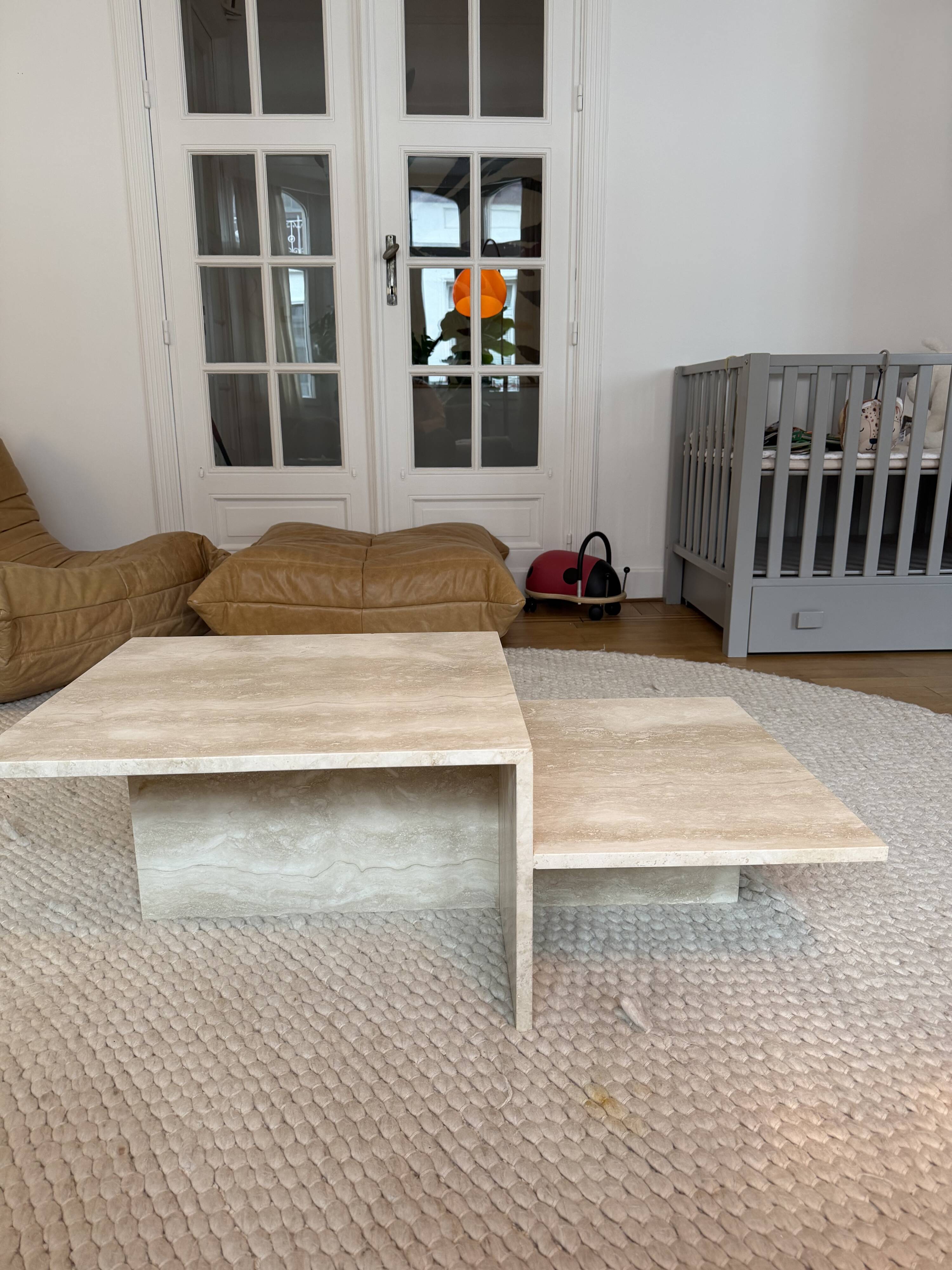 Coffee table in travertine